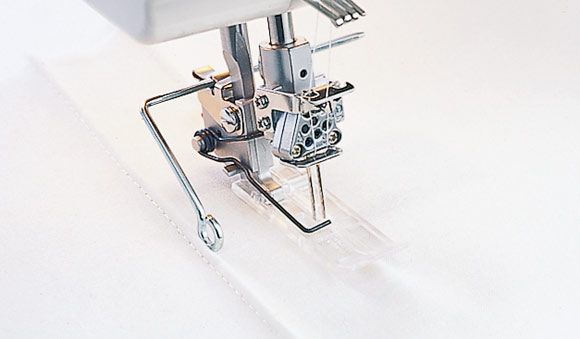 Biesetrykfod med lineal, Husqvarna Viking, præcis trykfod, dekorative bieser, foldelineal, justerbar trykfod, sytilbehør, tekstilprojekter, professionelt finish