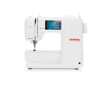 en hvid bernina 335 generation 2 set forfra