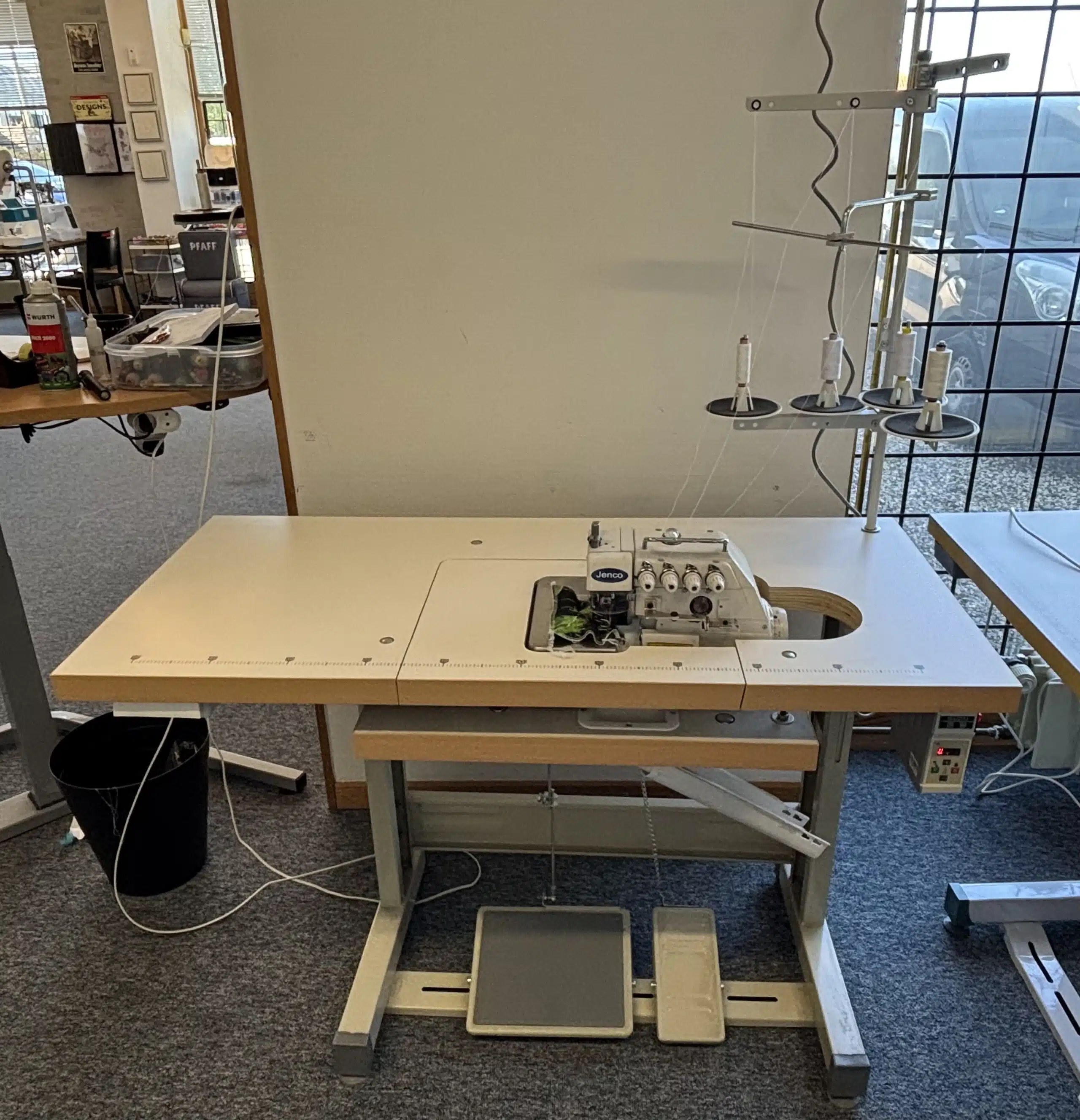 Jenco 747D overlocker